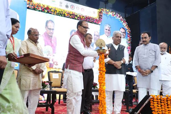 ITI Govindpura : प्रधानमंत्री के 9 वर्षीय कार्यकाल में जनता की तकदीर और देश की तस्वीर बदली…आईटीआई गोविन्दपुरा में हुआ जॉब फेयर एवं श्रमिक चौपाल