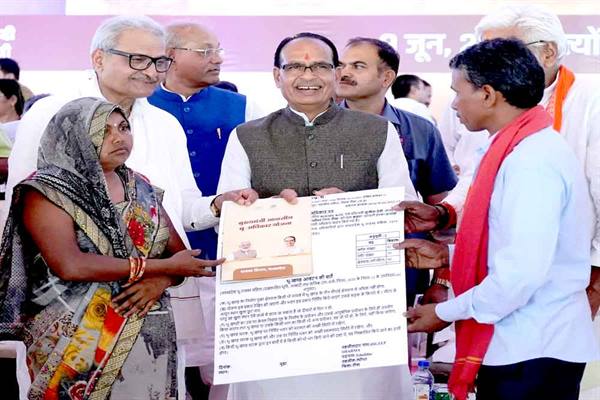 CM Shivraj : कोलगढ़ी में जीर्णोद्धार कार्य के साथ भगवान बिरसा मुंडा और शबरी माता की लगेगी प्रतिमा
