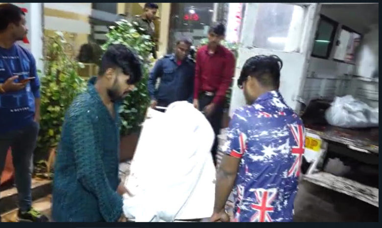 Alpana Talkies : ‘प्रेमिका’ ने शारीरिक रूप से कमजोर ‘प्रेमी’ की हत्या कर खुद भी लगा ली फांसी…देखें बैक टू बैक VIDEO