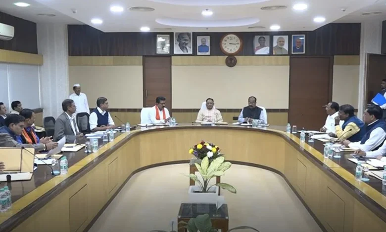 CG- कैबिनेट के बड़े फैसलें BREAKING: युवाओं और किसानों के हित में बड़ा फैसला, 5 सालों तक मुफ्त चावल भी, पढ़िए मंत्रिपरिषद की बैठक के महत्वपूर्ण निर्णय विस्तार से CG- कैबिनेट के बड़े फैसलें BREAKING: युवाओं और किसानों के हित में बड़ा फैसला, 5 सालों तक मुफ्त चावल भी, पढ़िए मंत्रिपरिषद की बैठक के महत्वपूर्ण निर्णय विस्तार से